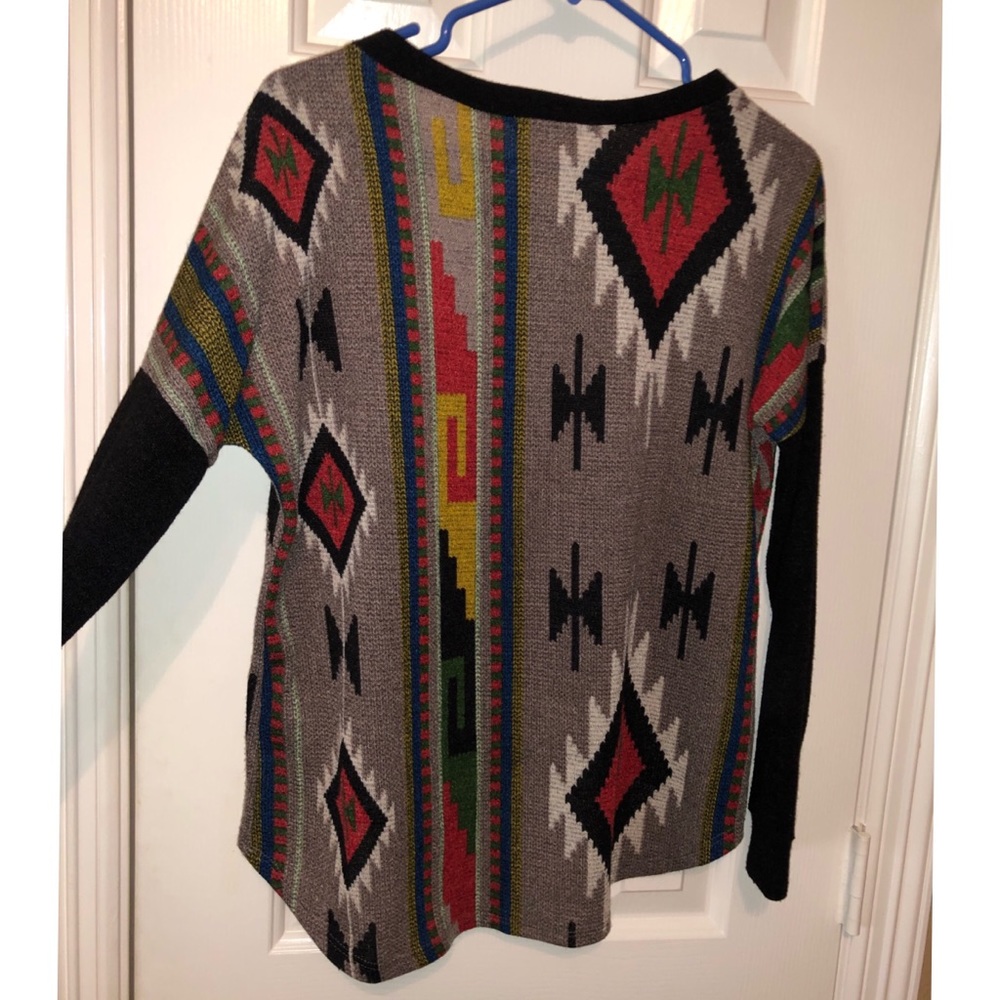 Aztec Shirt - Picture 3 of 3